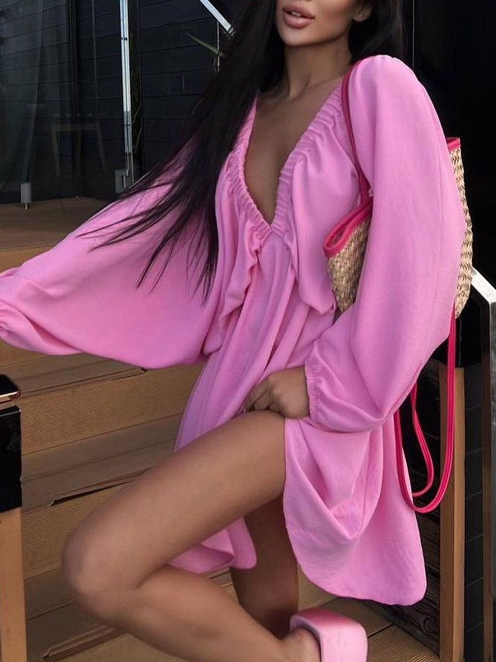 Robe skater mini en tissu avec décolleté plongeant