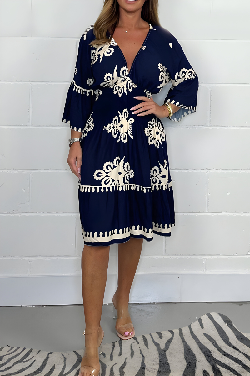 LUNA | Robe courte bohème fleurie avec une coupe flatteuse pour un look élégant en vacances ou lors d'un événement