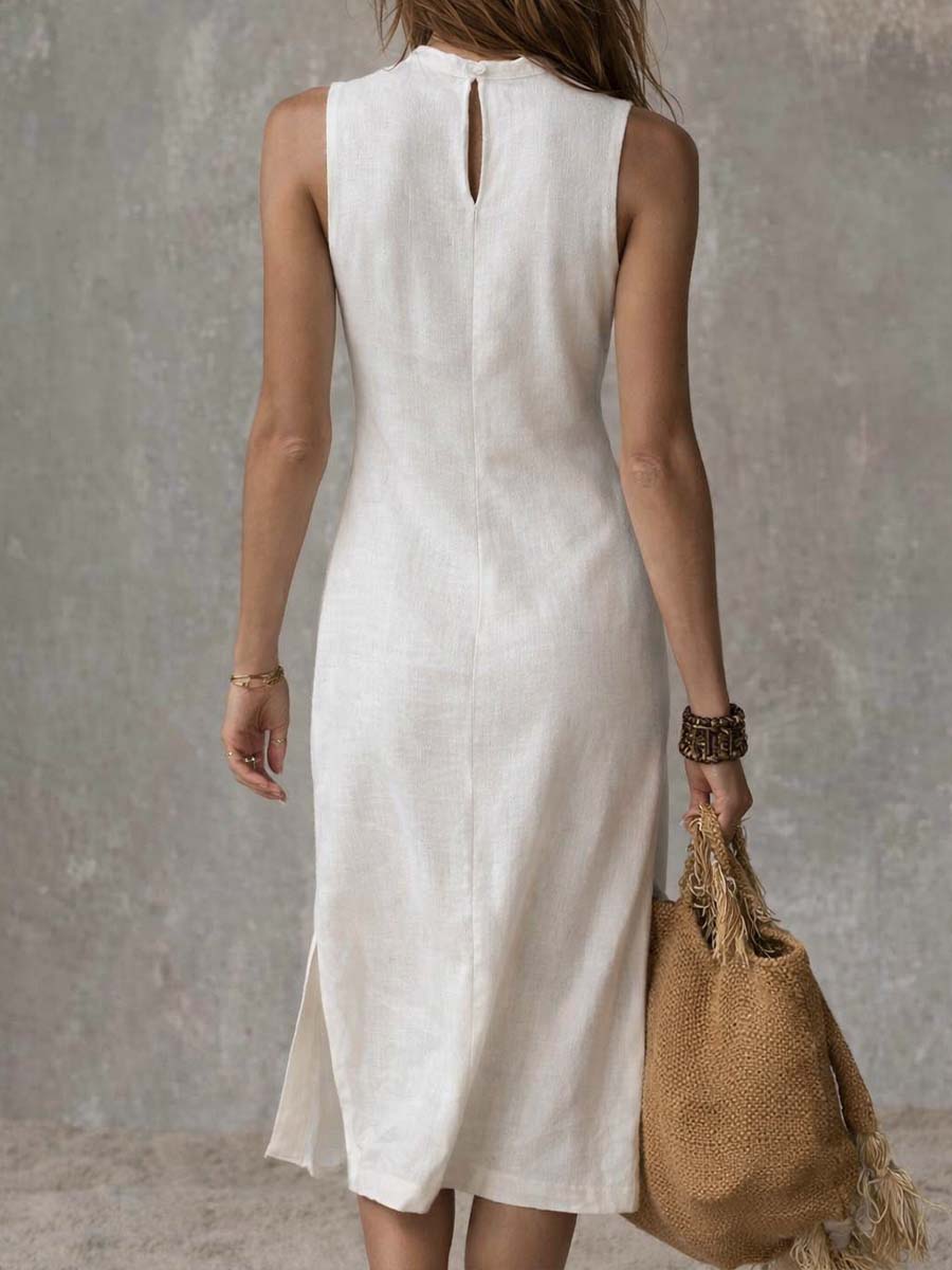 Robe midi sans col avec fente à l'ourlet.