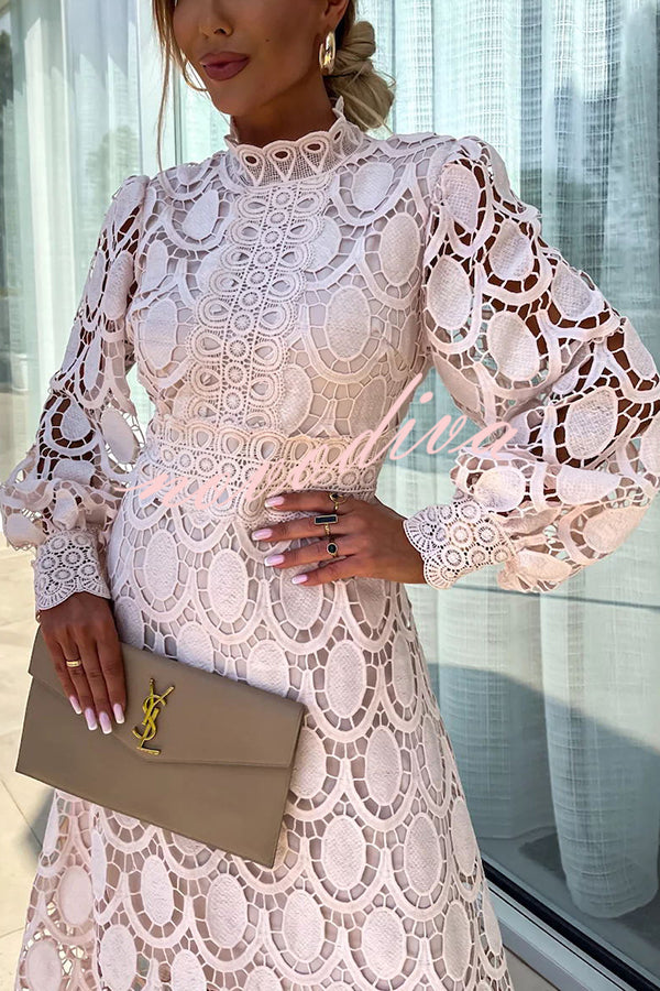 Noor™ | Robe romantique aux détails raffinés
