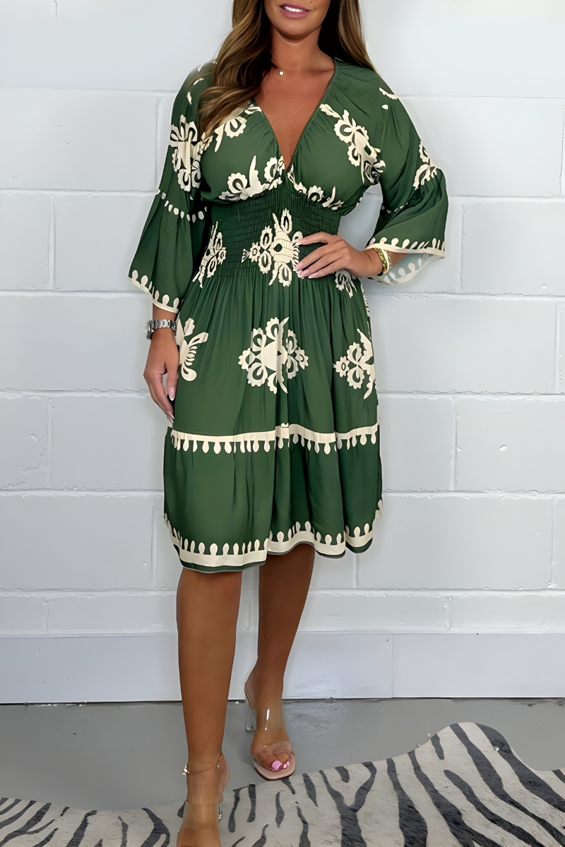 LUNA | Robe courte bohème fleurie avec une coupe flatteuse pour un look élégant en vacances ou lors d'un événement