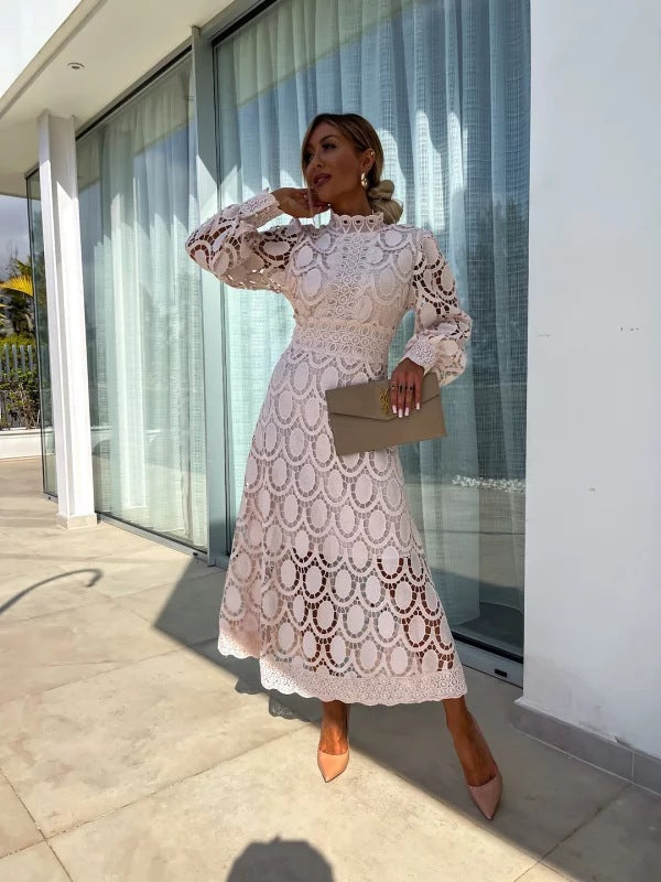 Noor™ | Robe romantique aux détails raffinés