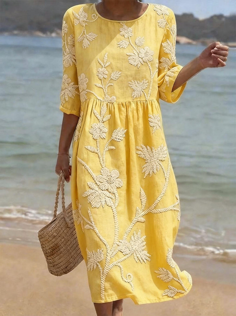 Robe décontractée pour femme avec motif floral.