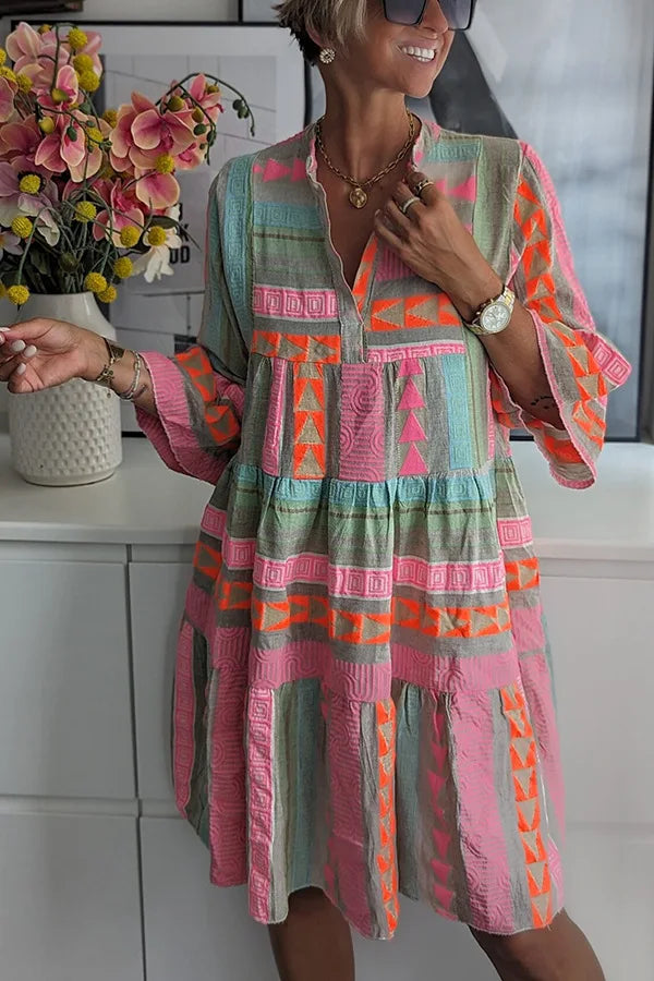 LILIA | Élégante dans une Robe de Printemps Raffinée
