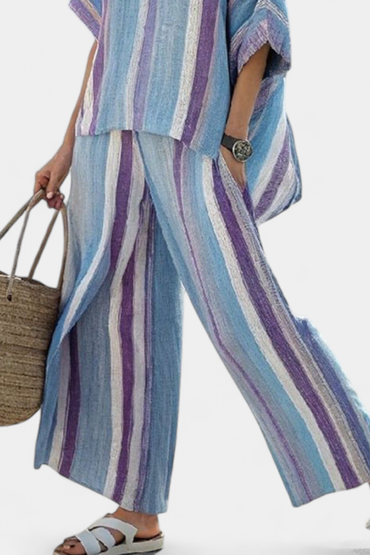 Ginevra — Haut élégant en ton mauve pastel et pantalons en lin à rayures