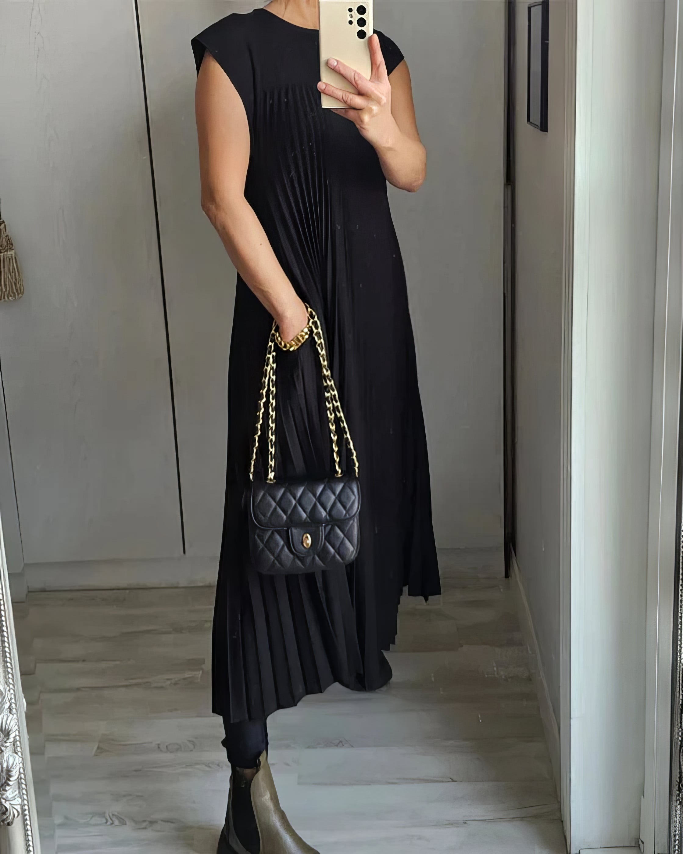 ELEONORA | Robe Plissée Sans Manches, Élégante et Intemporelle