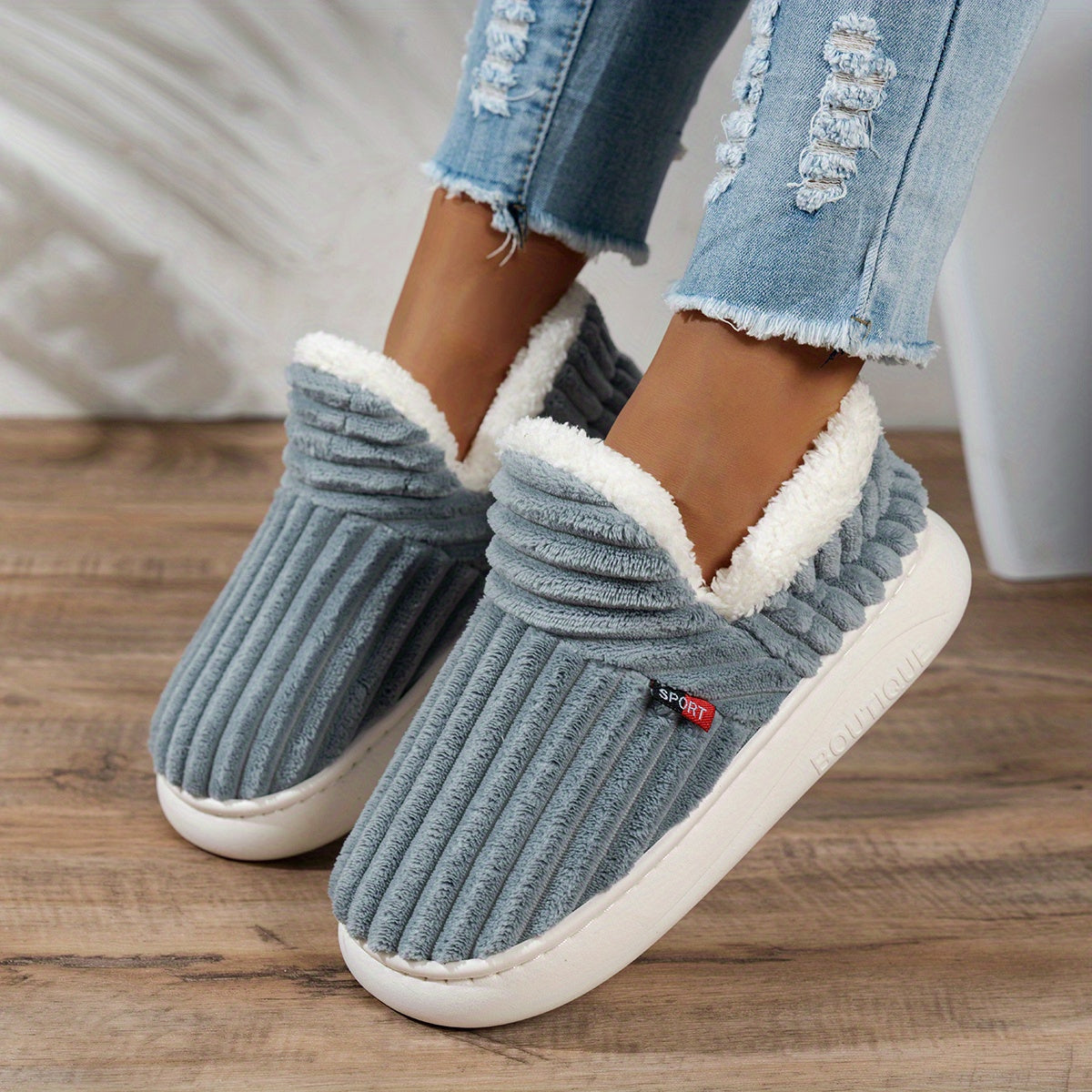 Lola™ | Chaussons en peluche pour la maison