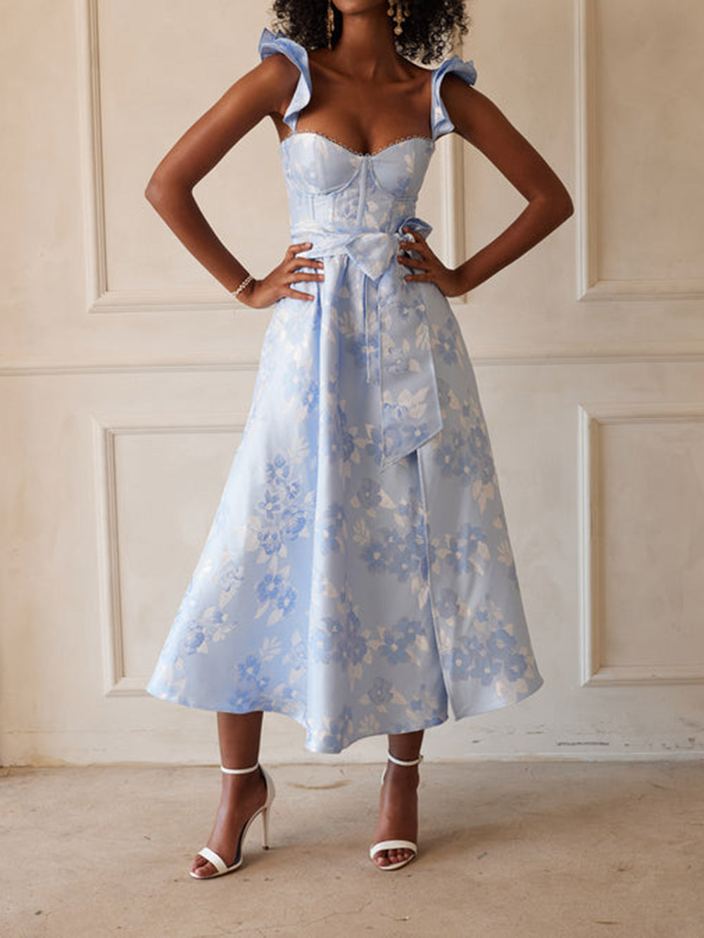 Robe sans bretelles avec imprimé et manches papillon