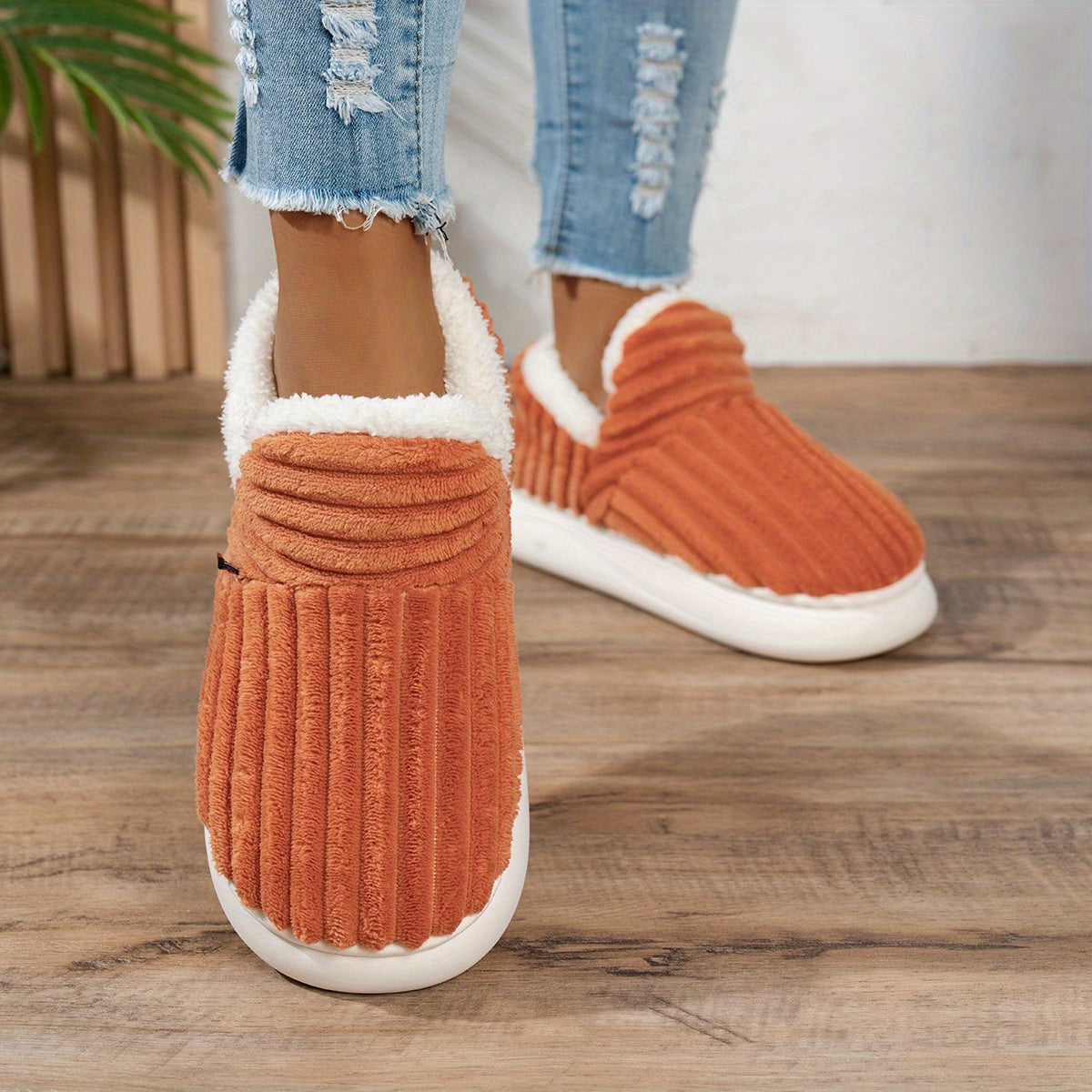 Lola™ | Chaussons en peluche pour la maison