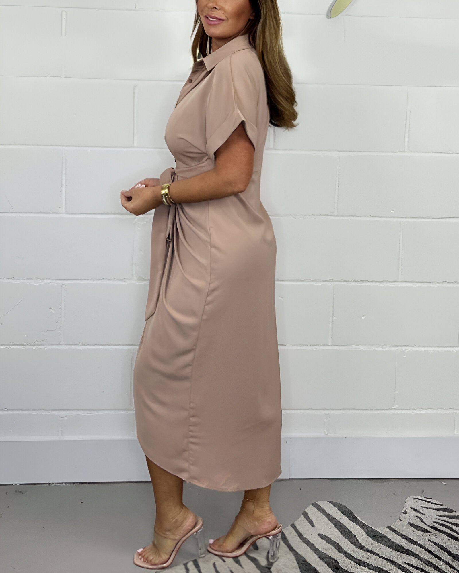 CARLA | Robe Chemise avec Nœud et Ourlet Volant pour une Élégance Quotidienne