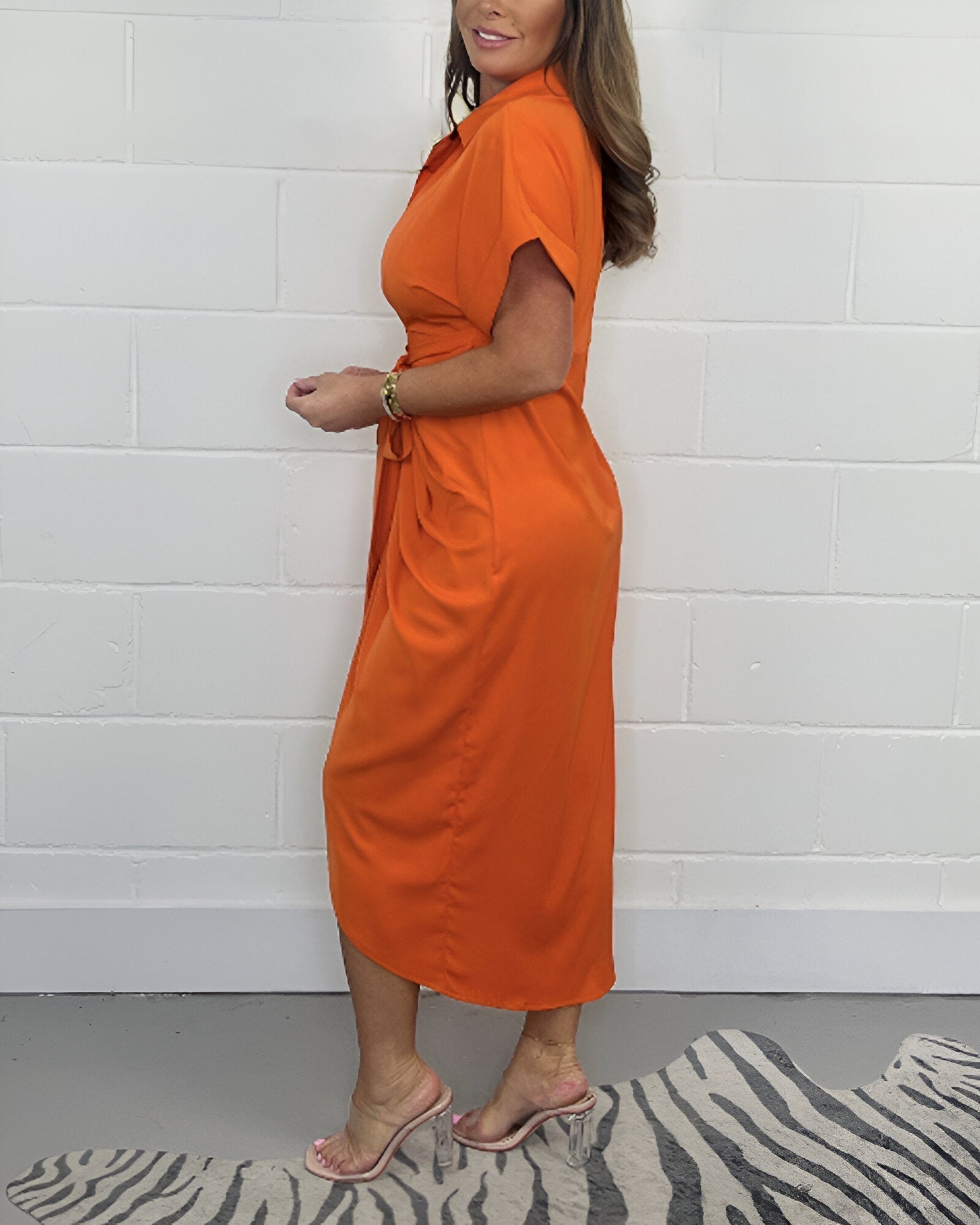 CARLA | Robe Chemise avec Nœud et Ourlet Volant pour une Élégance Quotidienne