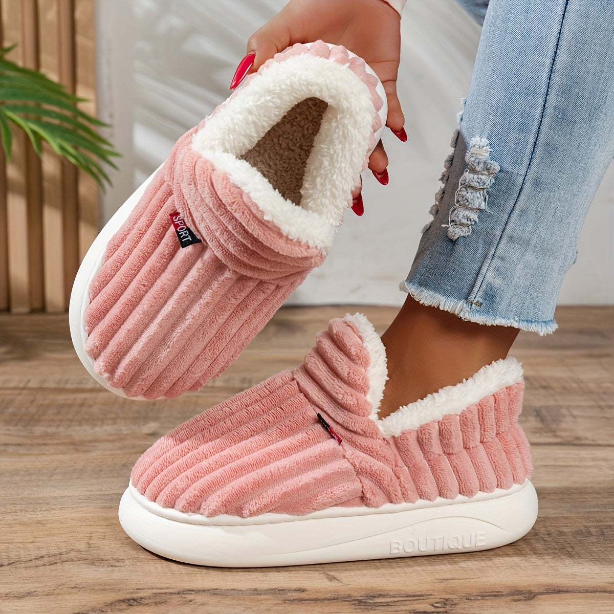 Lola™ | Chaussons en peluche pour la maison