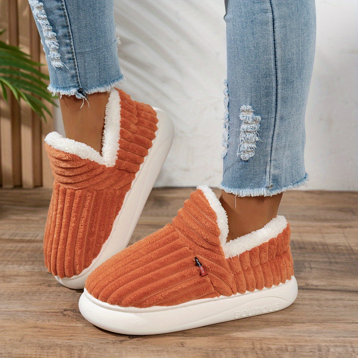 Lola™ | Chaussons en peluche pour la maison