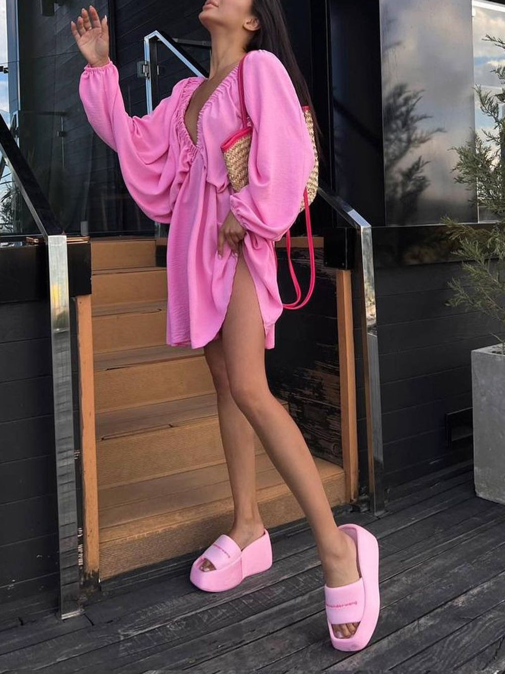 Robe skater mini en tissu avec décolleté plongeant