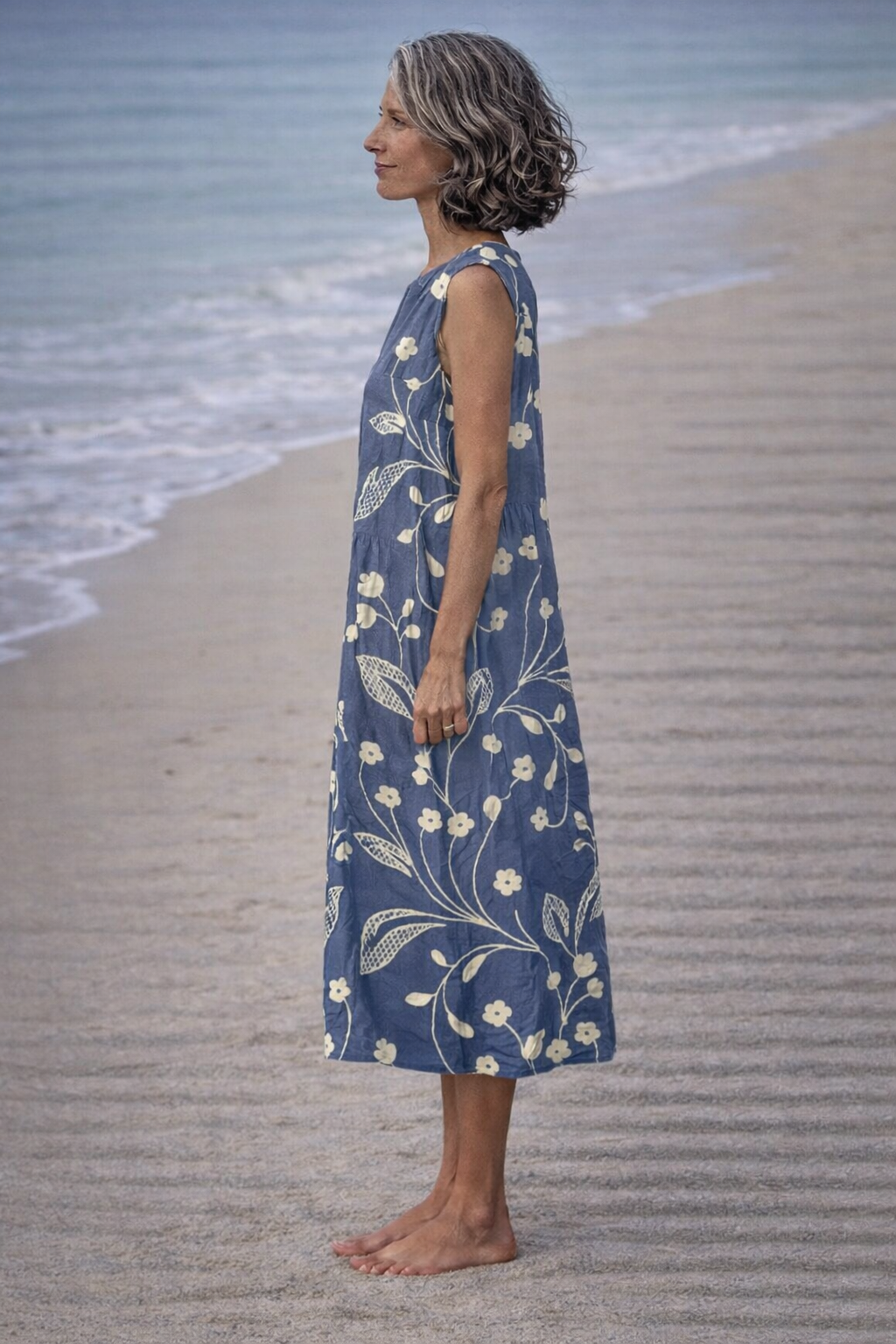 Estela | Robe midi sans manches avec fleurs vintage