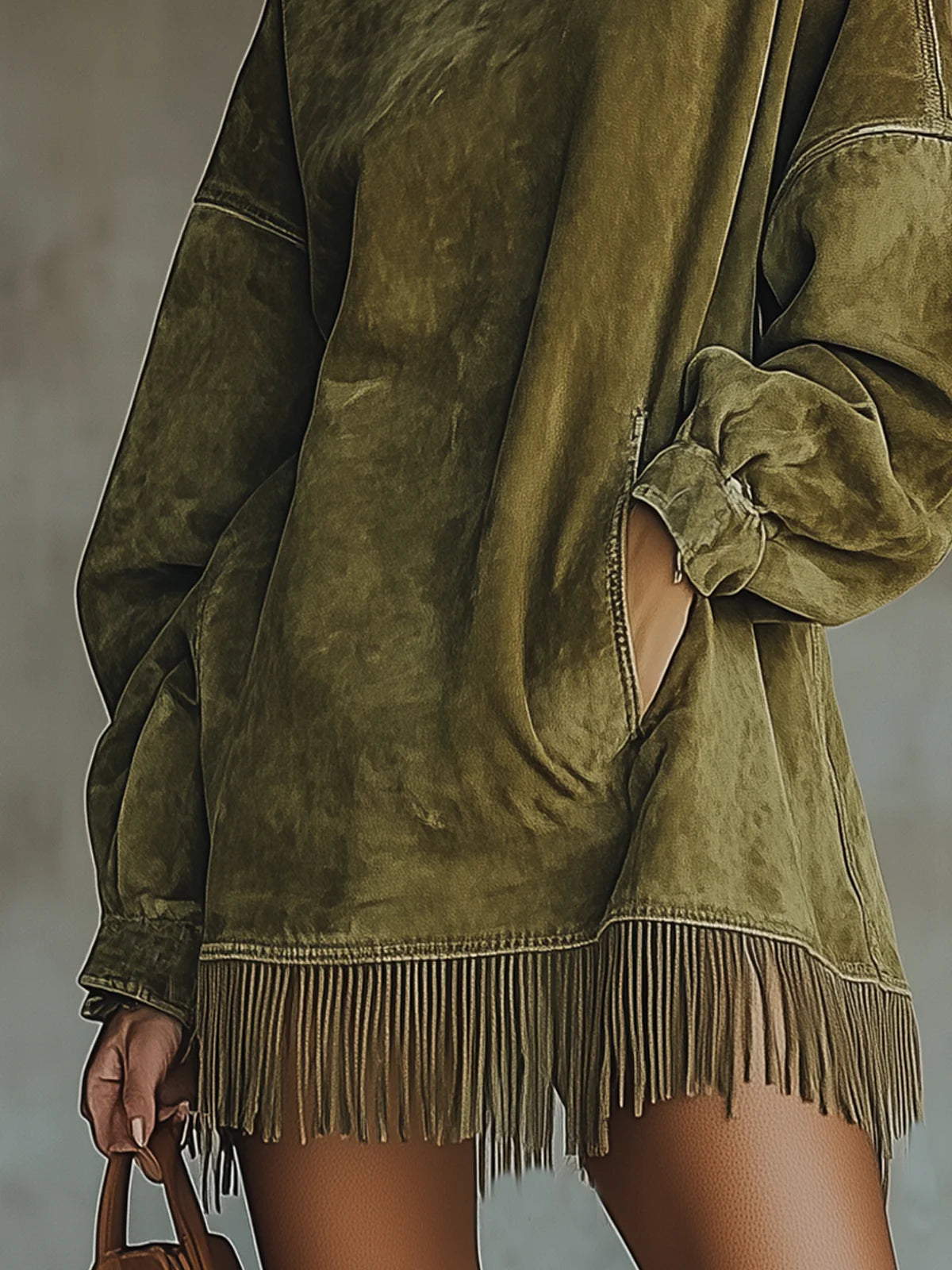 Savenna™ | Robe en daim avec col montant et franges