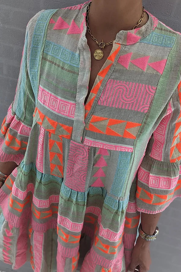 LILIA | Élégante dans une Robe de Printemps Raffinée