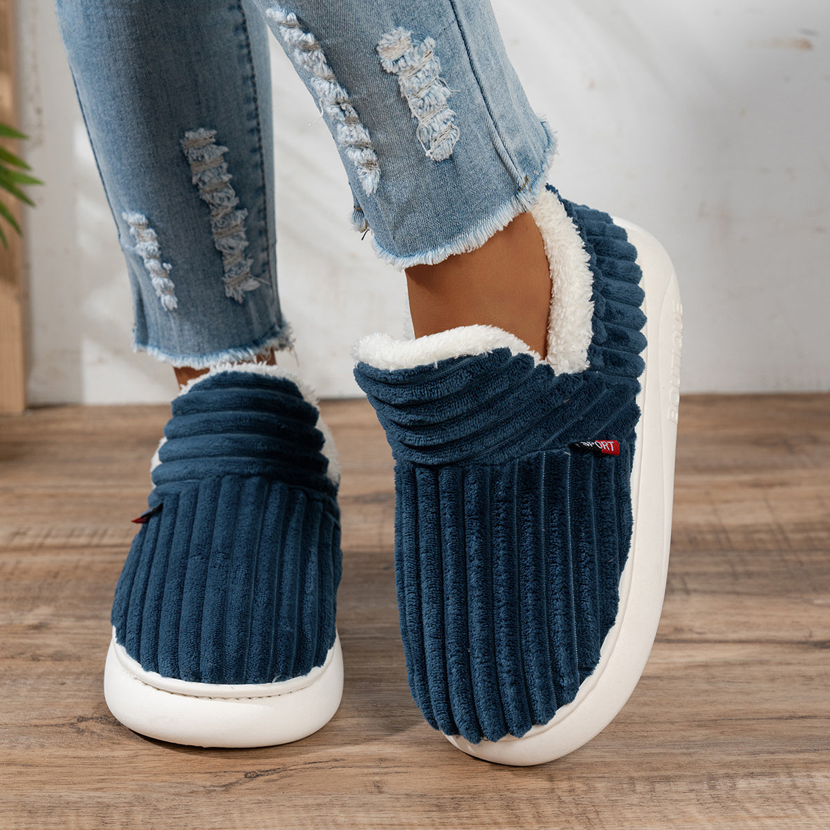 Lola™ | Chaussons en peluche pour la maison