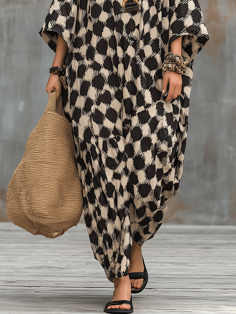 Robe maxi caftan d'inspiration bohémienne avec pois et coupe ample