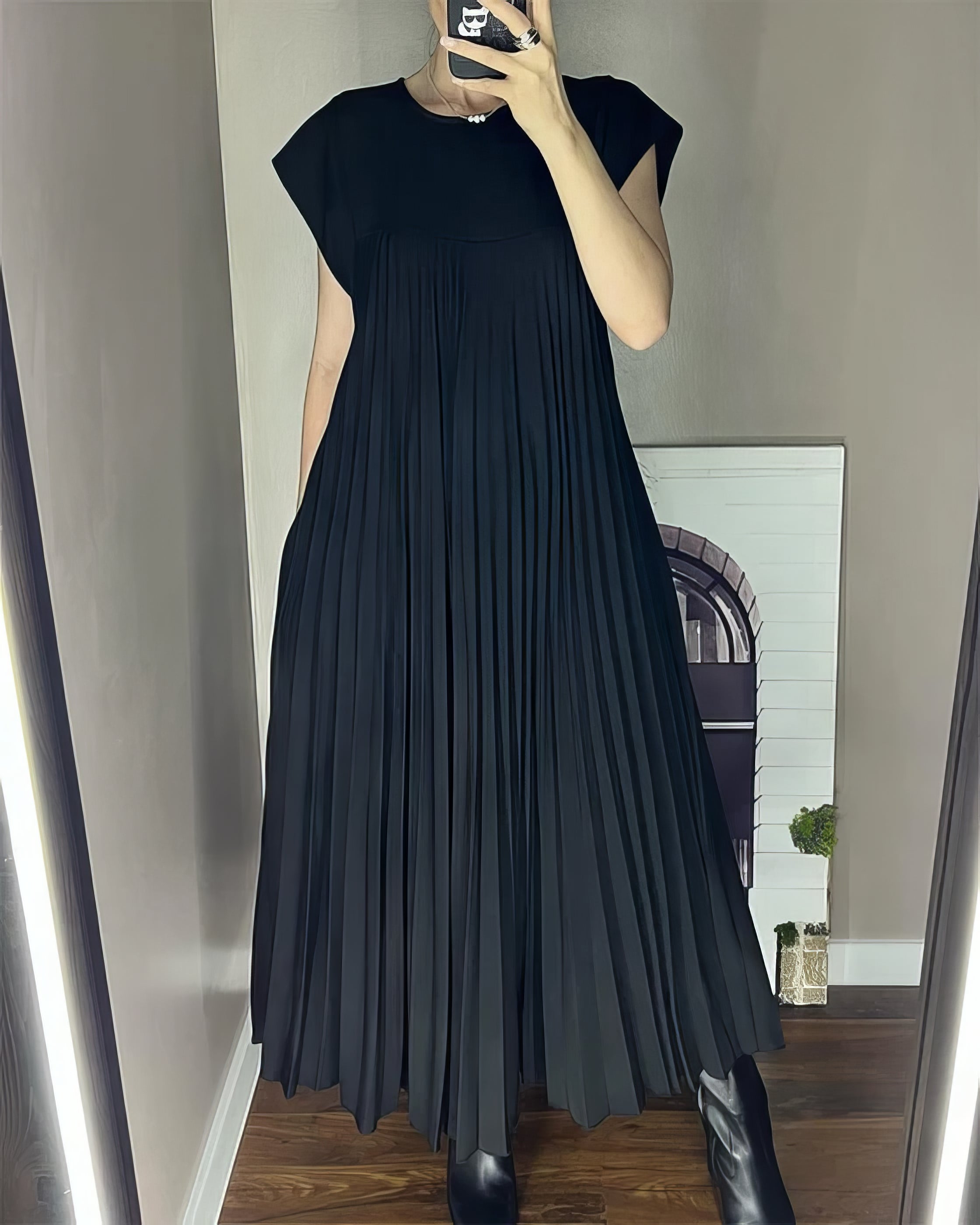 ELEONORA | Robe Plissée Sans Manches, Élégante et Intemporelle
